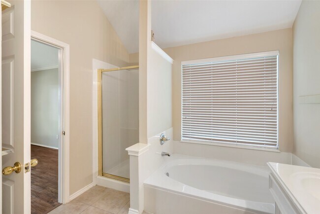 Building Photo - 22426 Bristolwood Ct
