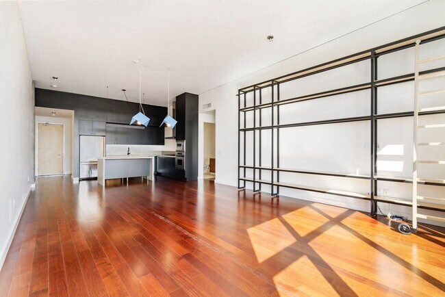 Building Photo - The Civic - 2 bed/2 bath, east facing 16th...