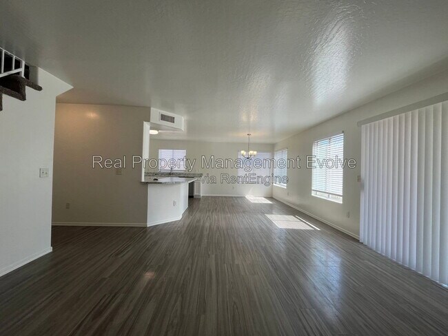 Building Photo - 7347 N 72nd Dr