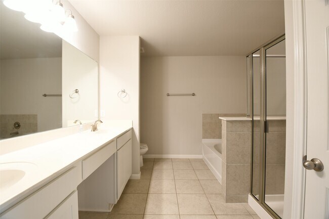 Building Photo - 104 Camelot Pl Ct