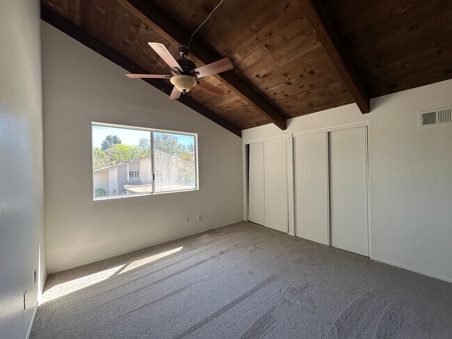 Building Photo - San Antonio HOA 3 bdrm 2 bath townhome