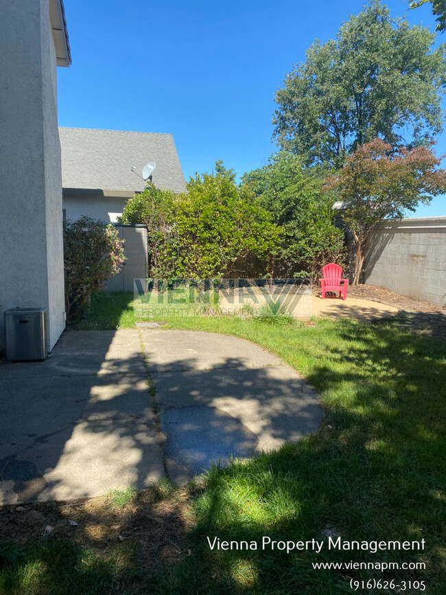 Building Photo - 4900 Brittany Ct