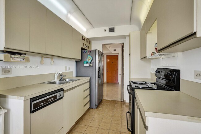 Building Photo - 1201 S Ocean Dr