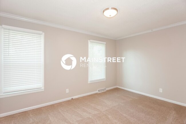 Building Photo - 135 Dundee Dr