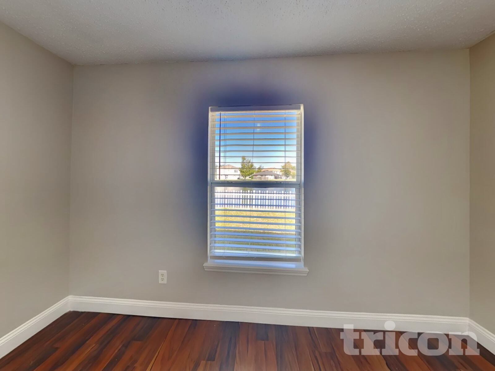 Building Photo - 1559 Guardian Dr