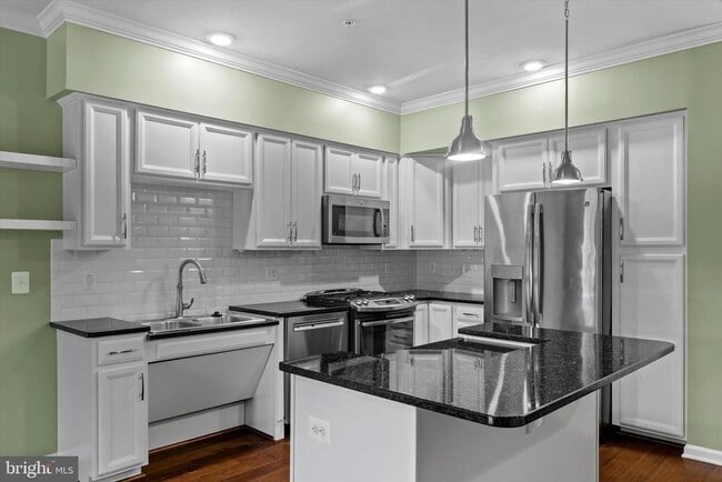 Building Photo - 43031 Foxtrail Woods Terrace