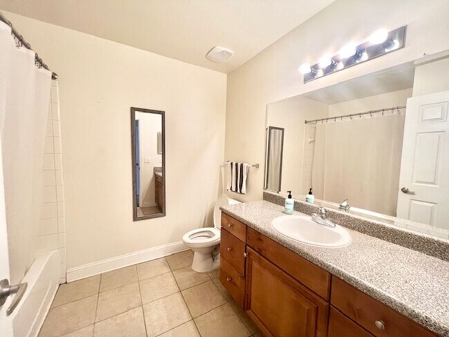 Building Photo - 558 Wingspan Way