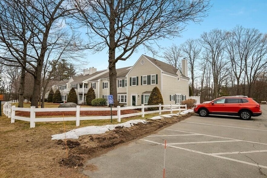 Building Photo - 651 Brookside Dr