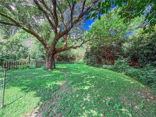 Building Photo - 2772 N Grafhill Dr