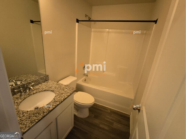 Building Photo - 141 Dogwood Ln