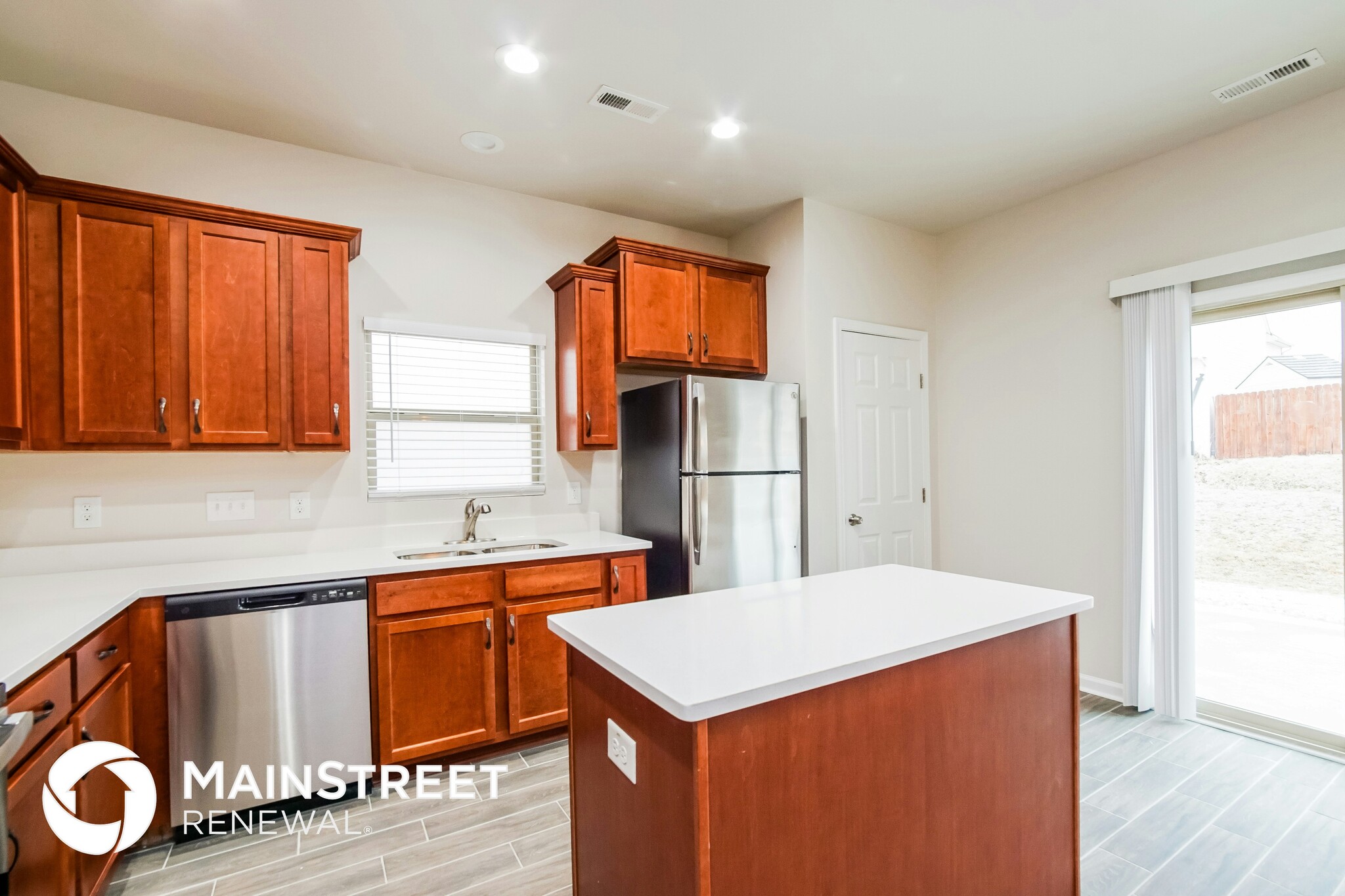 Building Photo - 1445 Lombar St