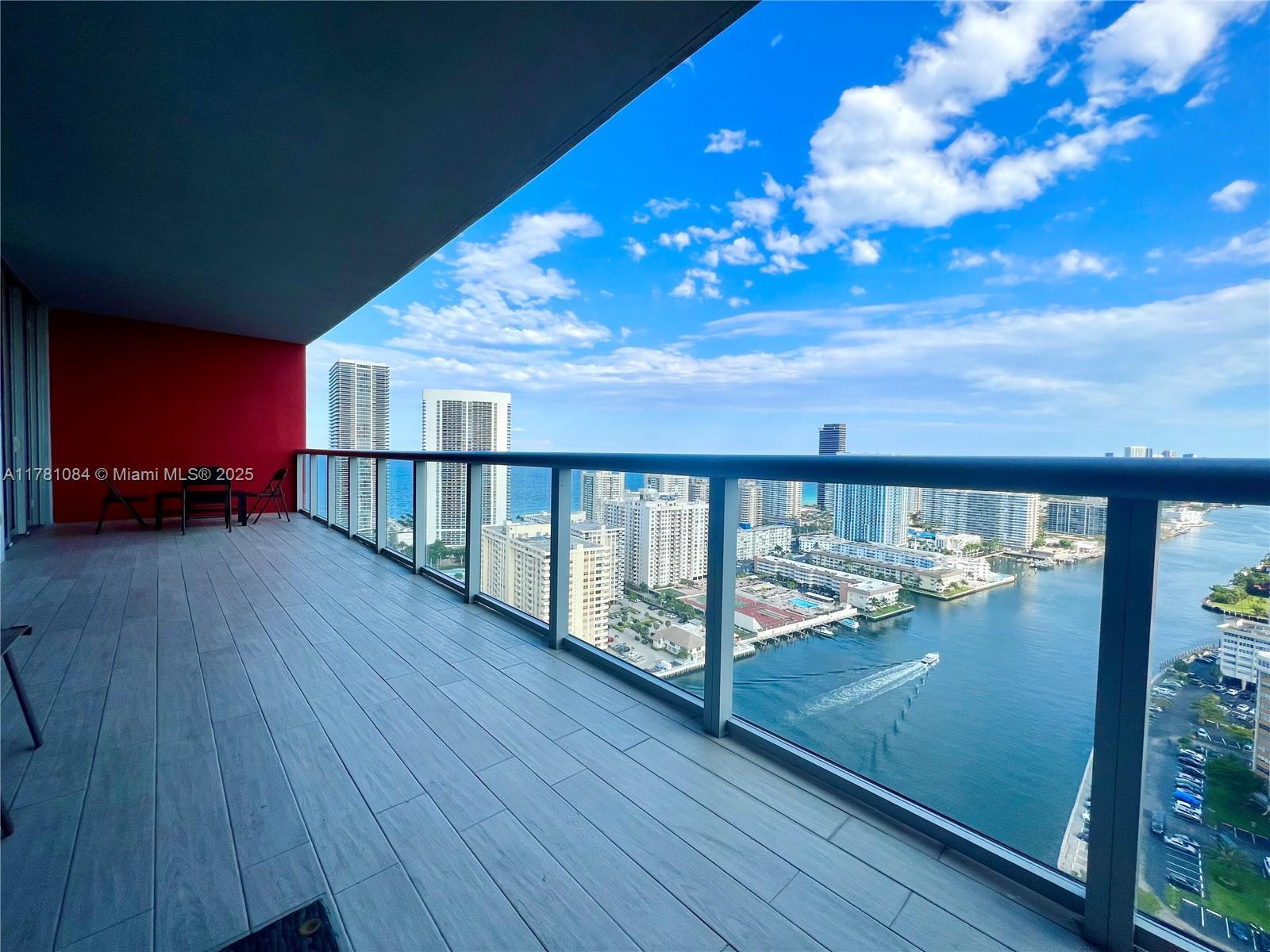 Building Photo - 2600 E Hallandale Beach Blvd