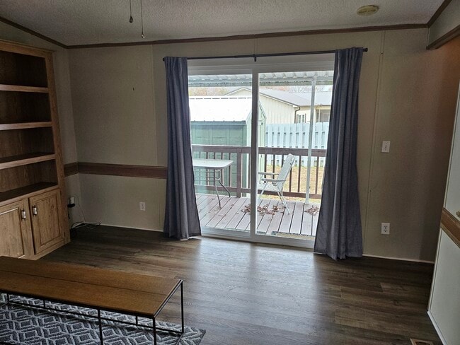 Building Photo - 279 Tricycle Hill Ln