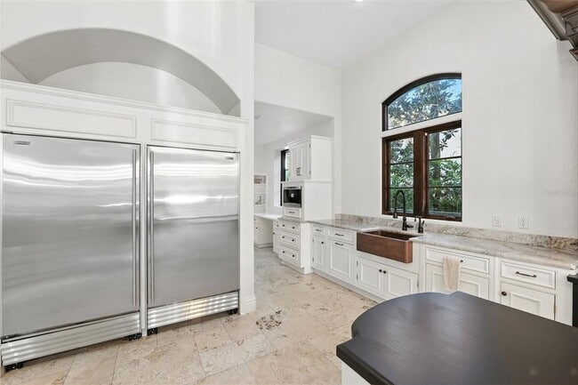 Building Photo - 4555 W Swann Ave
