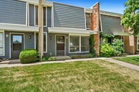 Building Photo - Lovely Midtown Townhouse