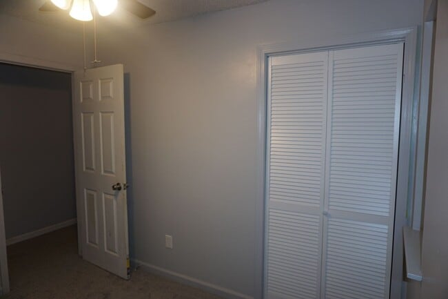 Building Photo - 65 Sycamore Cir