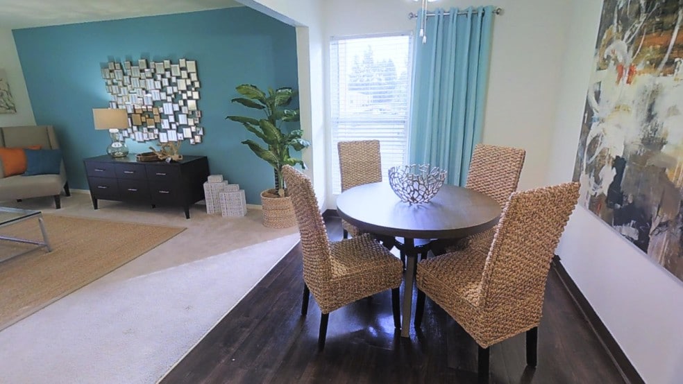 2BR, 1BA - Bayside Apartments
