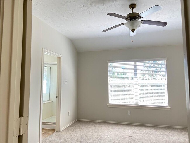 Building Photo - 27 Whitekirk Pl