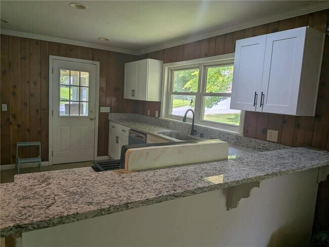 Building Photo - 1395 Siesta Ln