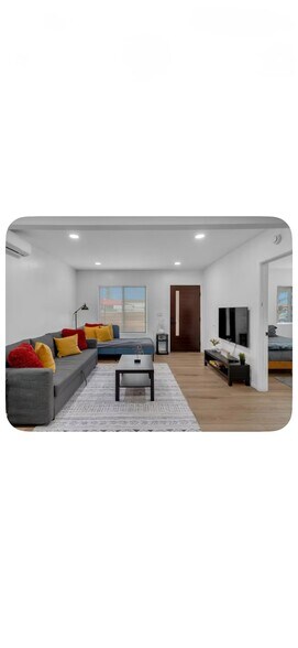 Building Photo - 15114 Orange Ave