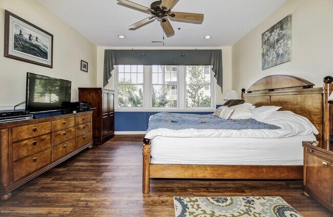 Building Photo - 22 Cooper Ave