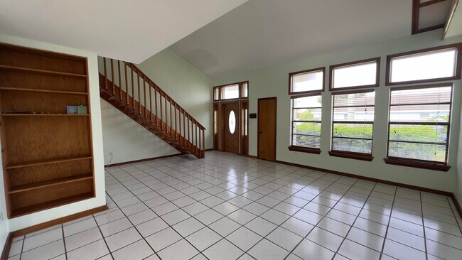 Building Photo - 15233 Marrian Ave