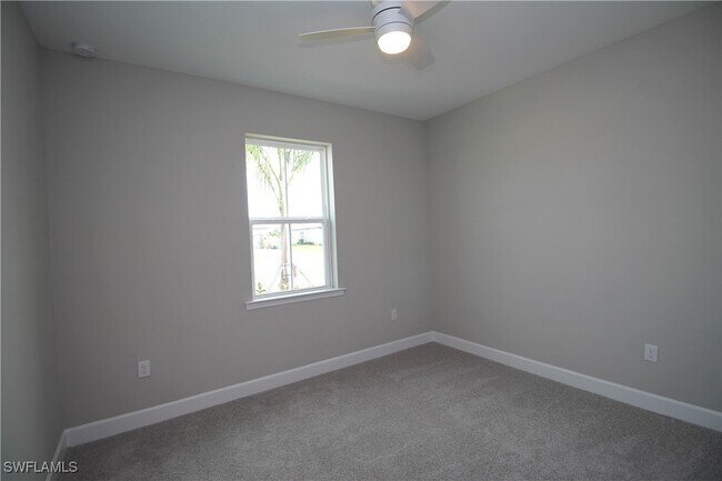 Building Photo - 2051 Grove Dr
