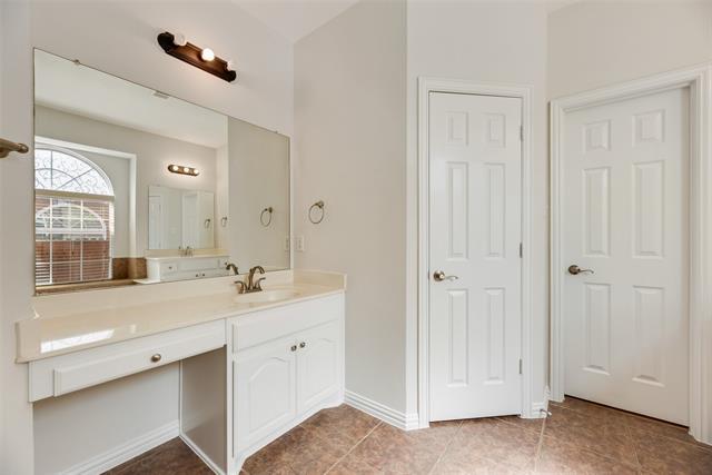 Building Photo - 1438 Wellesley Dr