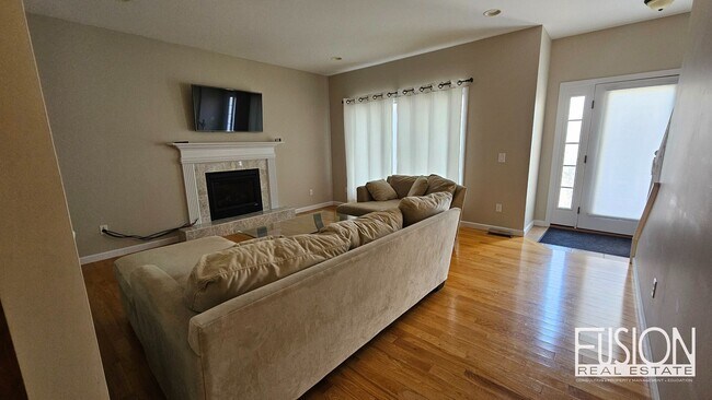 Building Photo - FREE July Rent for this Quiet, Four Bedroo...