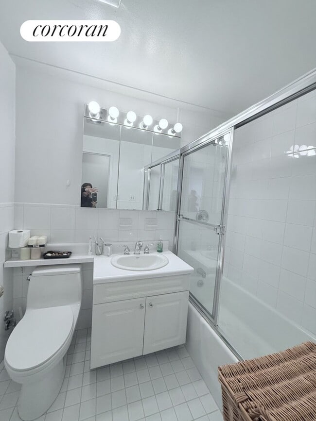 Building Photo - 117 W 58th St