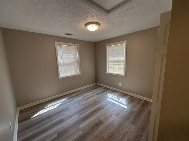 Building Photo - Charming 2 Bed 1 Bath Home In Nashville