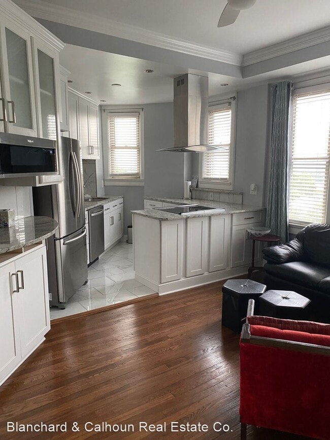 Building Photo - 1 br, 1 bath House - 2068 Walton Way Unit 303