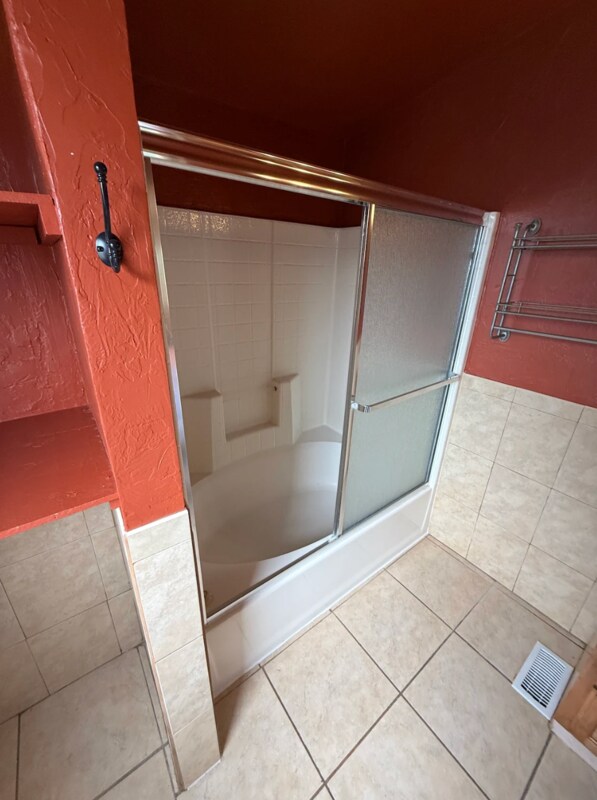 Building Photo - 554 Sanford Ave