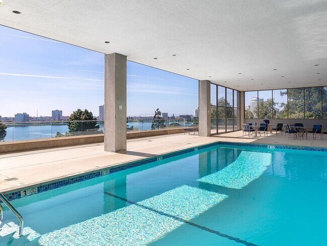 Building Photo - 565 Bellevue Ave