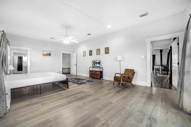 Building Photo - 17221 Steger Ln