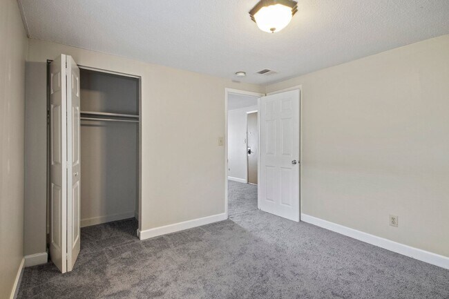 Building Photo - 3610 Balsam Ave