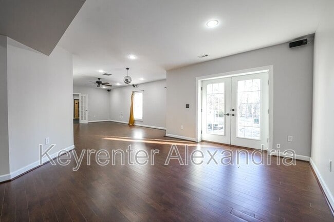 Building Photo - 13568 Heritage Farms Dr