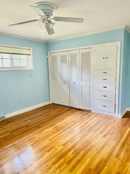 Building Photo - 34 Knoxbury Terrace