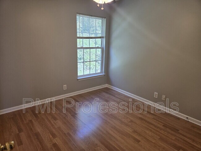 Building Photo - 2050 Nashboro Blvd