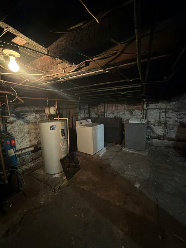 Building Photo - 3 W 4th St