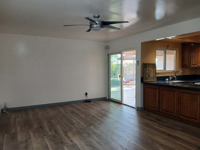Building Photo - 444 Redlands Ave