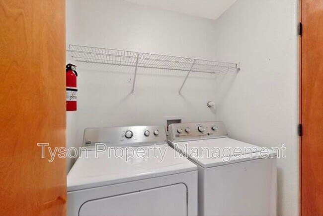 Building Photo - 10909 Pasquale Dr NW