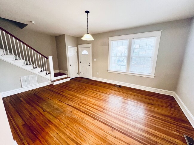 Building Photo - Beautifully Renovated 4bdrm/2bth Home Located in Richmond's Southside!!