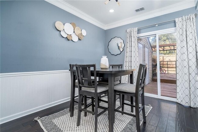 Building Photo - 3539 Mt Vernon Cir