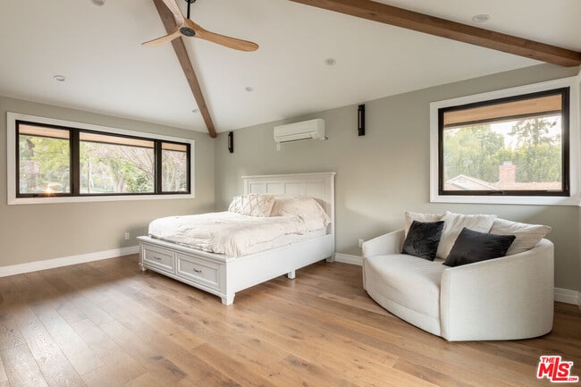 Building Photo - 1095 Chula Vista Pl