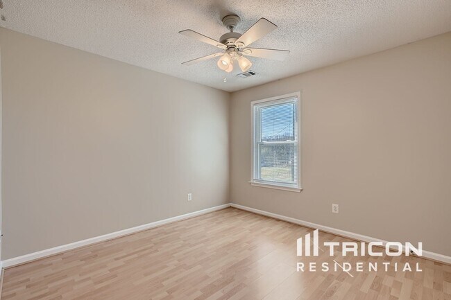 Building Photo - 1672 Woodsford Rd