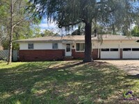 Building Photo - 106 Eleanor Cir