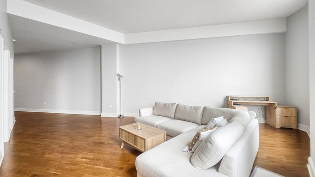 Building Photo - 850 N Lake Shore Dr