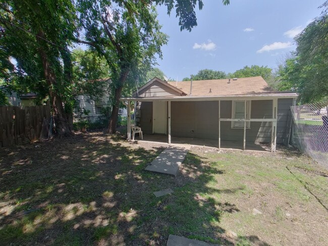 Building Photo - 2BR Renovated Home