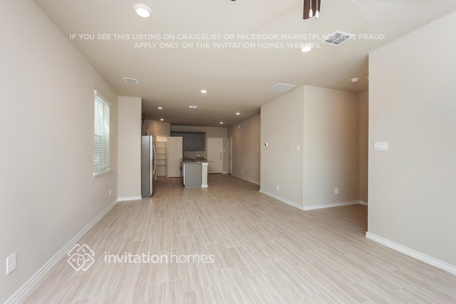 Building Photo - 7175 Blue Jay Way